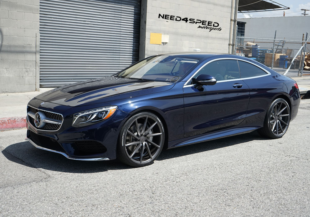 Mercedes Benz S550 Coupe on the Move with 22" Vossen CVT Wheels.