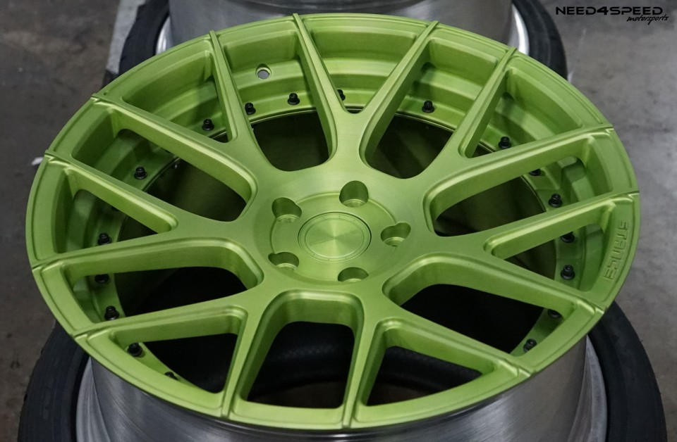 stance-sc8-green-wheels-11