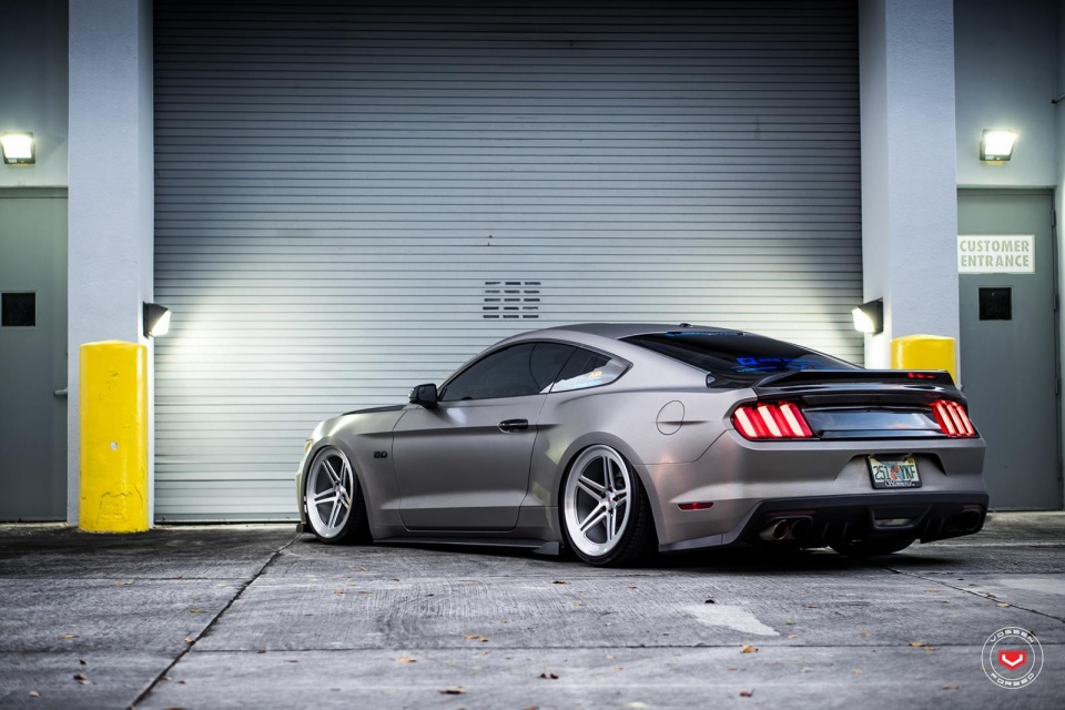 Ford_Mustang_LC-102_c60a7a15