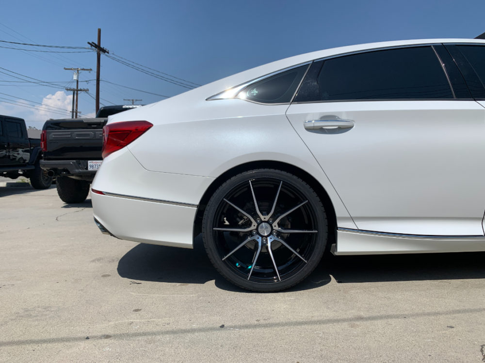 20x8.5 AG Wheels M652 with 245/35/20 Hankook TIre