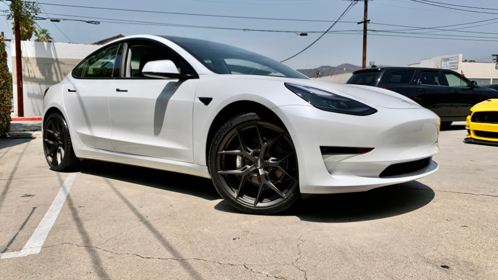 PROJECT 6GR TEN GLOSS BLACK FINISH - Tesla Model 3