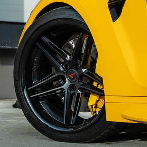 19x10.5 Ferrada CM1 Matte Black w/ Gloss Black Lip 5x4.5/114.3 25mm