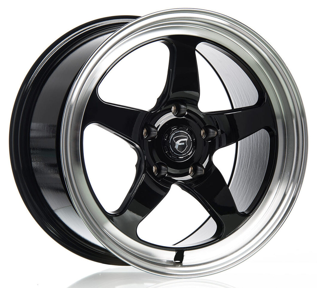 18x9 Forgestar D5 DragPack Gloss Black Machined Lip