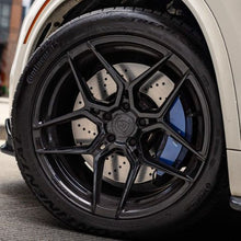 Staggered Full Set - 22x9 Rohana RFX11 Gloss Black (Cross Forged) 5x115 15mm (2) | 22x10.5 Rohana RFX11 Gloss Black (Cross Forged) (Deep Concave) 5x115 18mm (2)