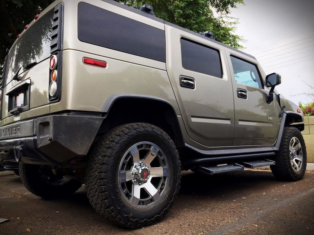 Level 8 Level 8 SCP wheels on Hummer H2