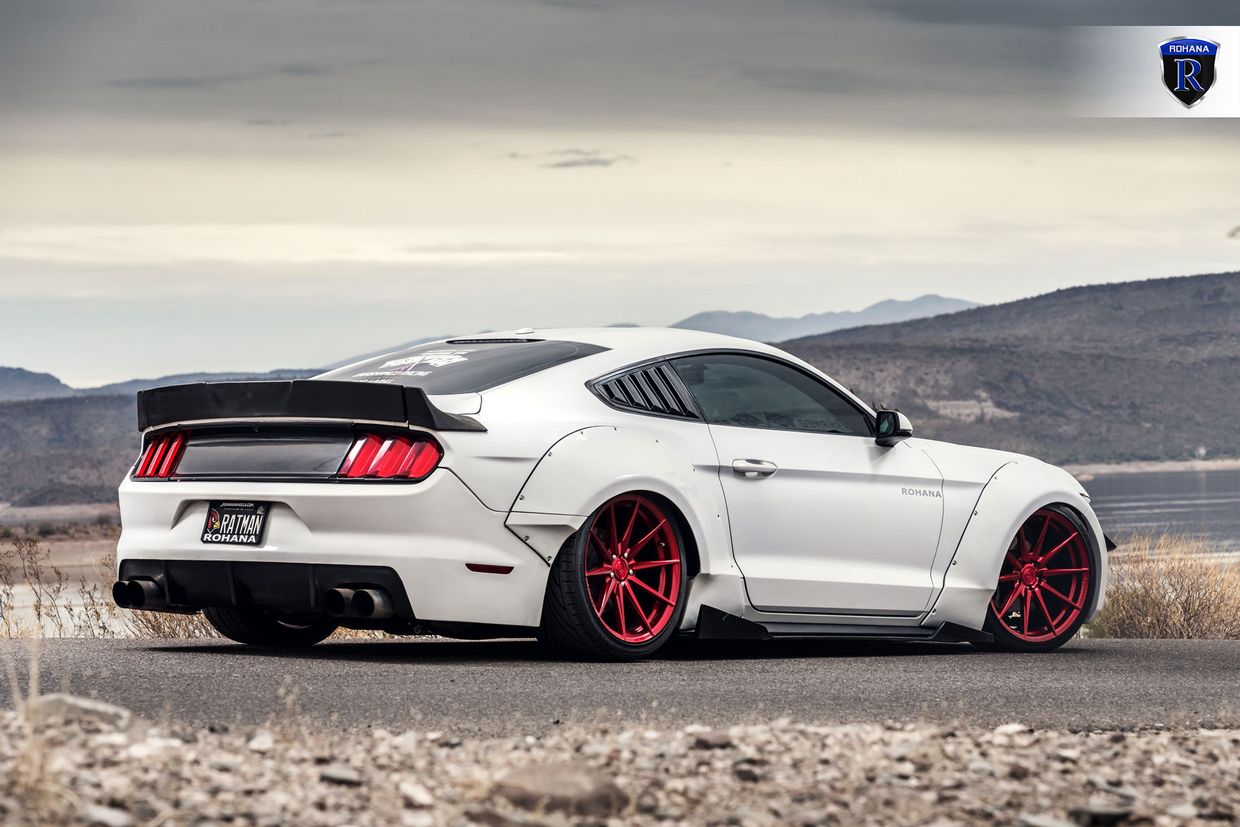 Rohana RF1 Gloss Red on Ford Mustang GT