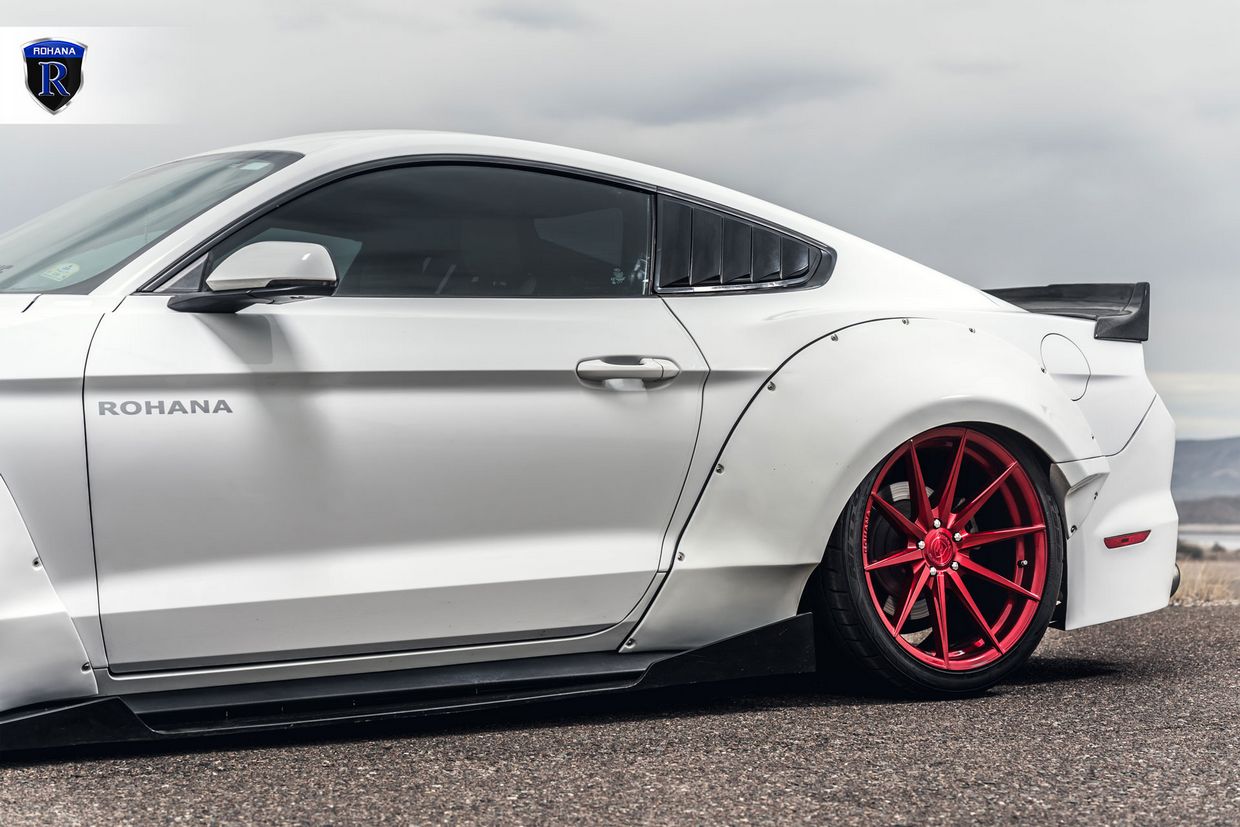 Rohana RF1 Gloss Red on Ford Mustang GT