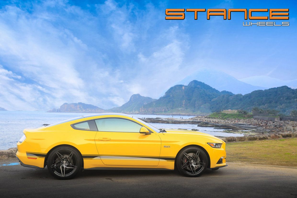 Stance SF04 on Ford Mustang