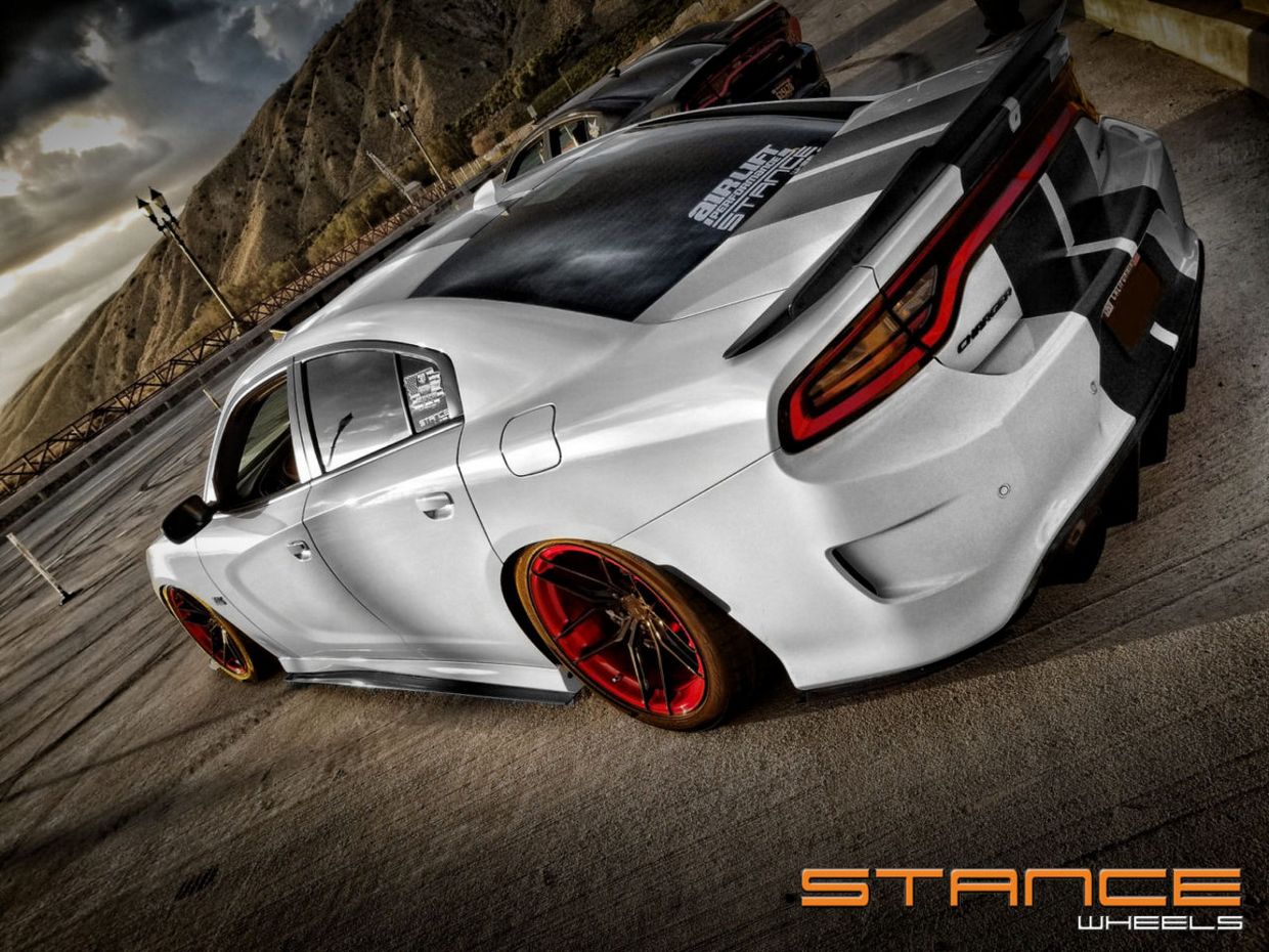 Stance SF03 on Dodge Charger SRT