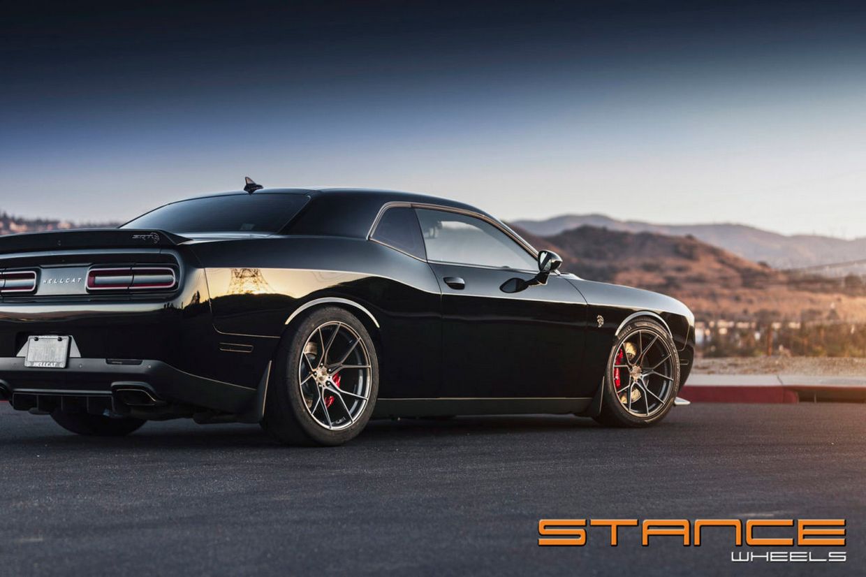 Stance SF07 on Dodge Hellcat