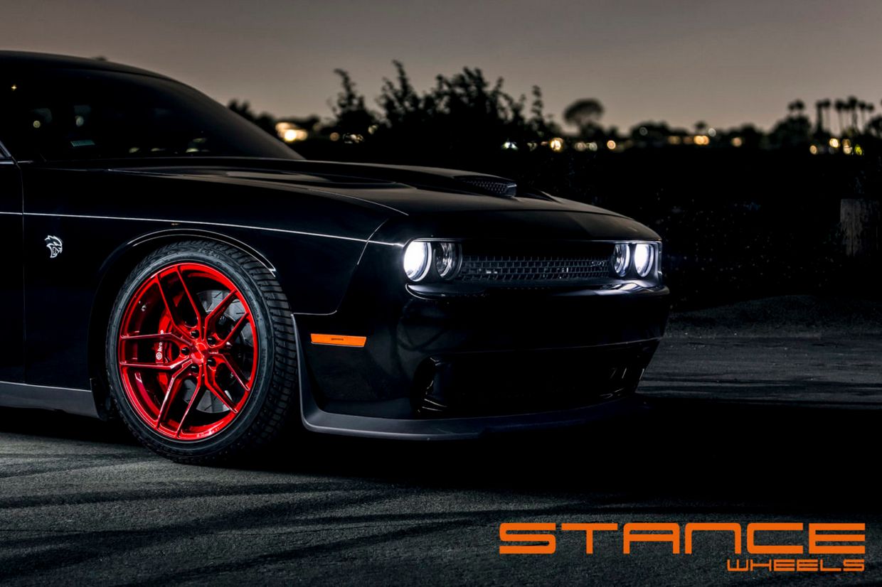 Stance SF03 on Dodge Hellcat 